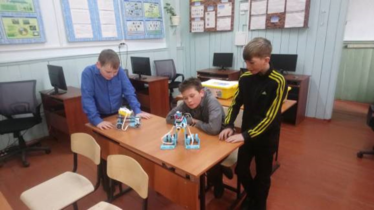Соревнование роботов lego: посвященное дню защитников отечества..